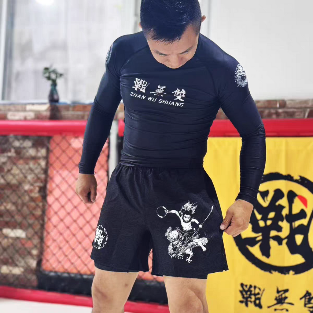 Conjunto de Rash Guard de Manga Longa e Shorts No-Gi ZHAN Nezha para Jiu-Jitsu usado durante o treino de grappling.